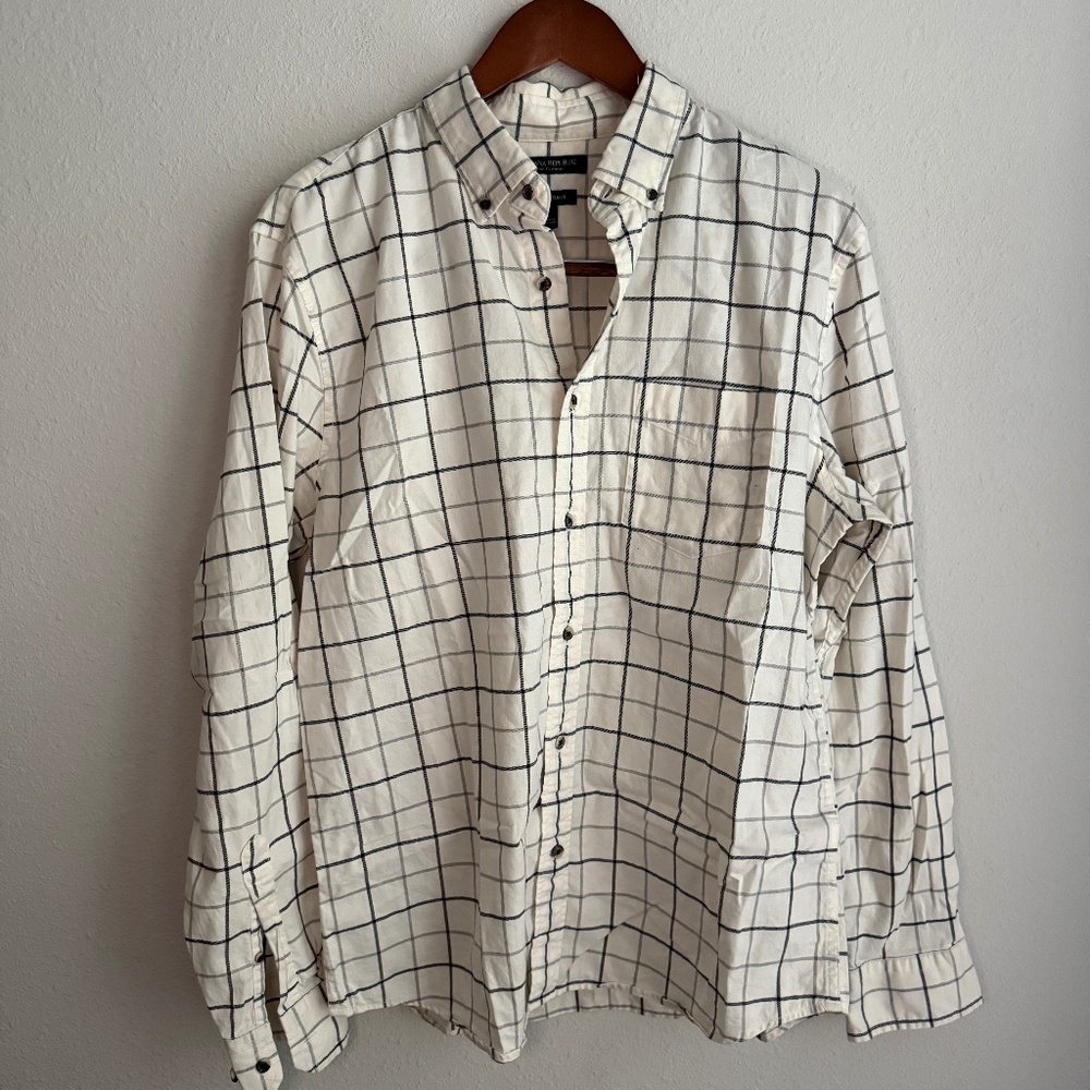 Banana Republic Plaid Luxe Flannel Untucked Slim Fit Long Sleeve Button Down